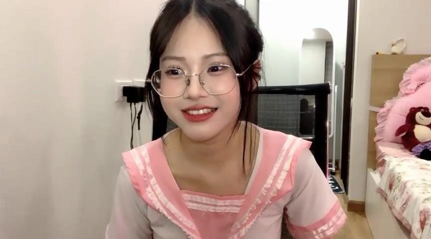 Keelin em teen Việt mình dây kính cận bím múp cực dâm livetream Stripchat móc lồn p1